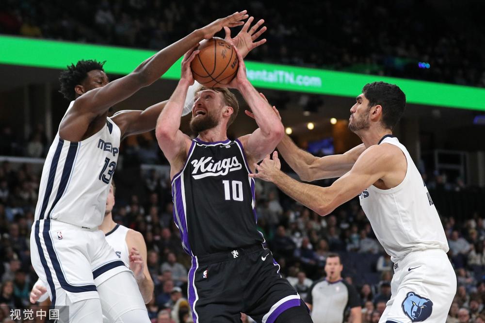 报平安,热刺旧将安迪-辛顿心脏病发后恢复良好已出院回家