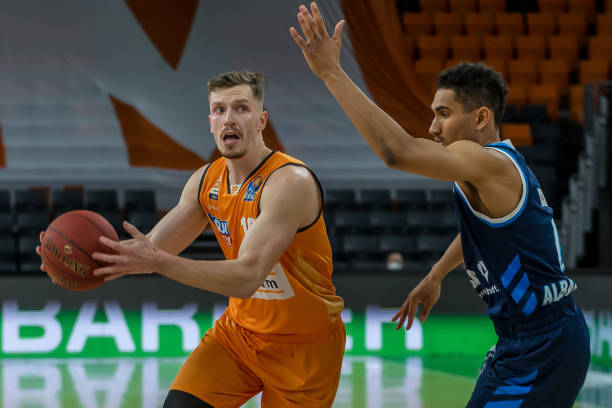 皇马愿0转会费放雷尼尔,要求50%二次分成