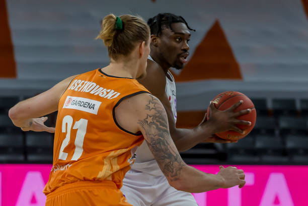 他在末节连 他在末节连