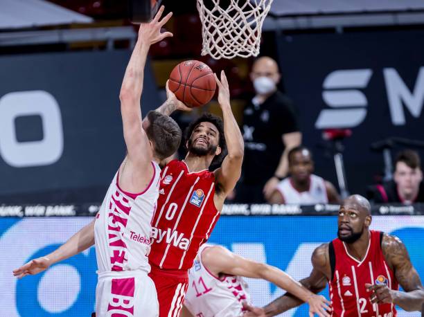 朗尼克以 朗尼克以