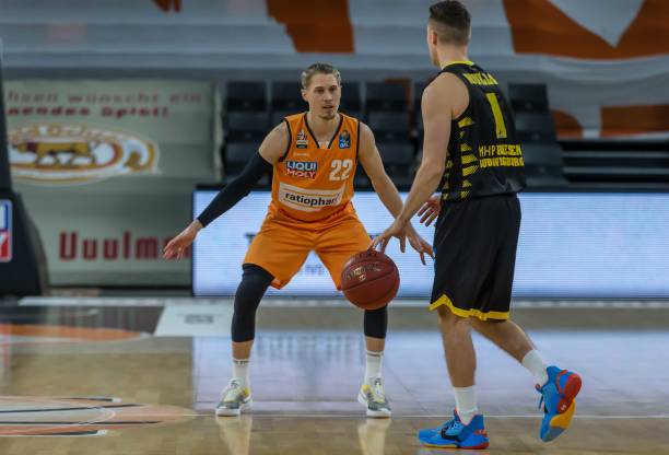 一个超远距 一个超远距