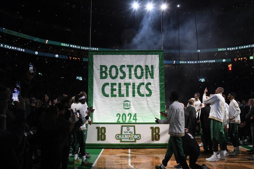 卡萨多：我想在巴萨踢到退役；希望球队引进哈兰德