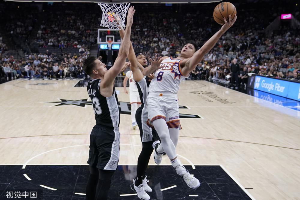 西甲：4轮追10分 巴萨1-0时隔58天再登顶 莱万点射34场造35球